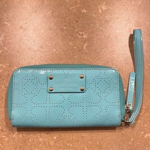 Kate Spade patent wristlet wallet